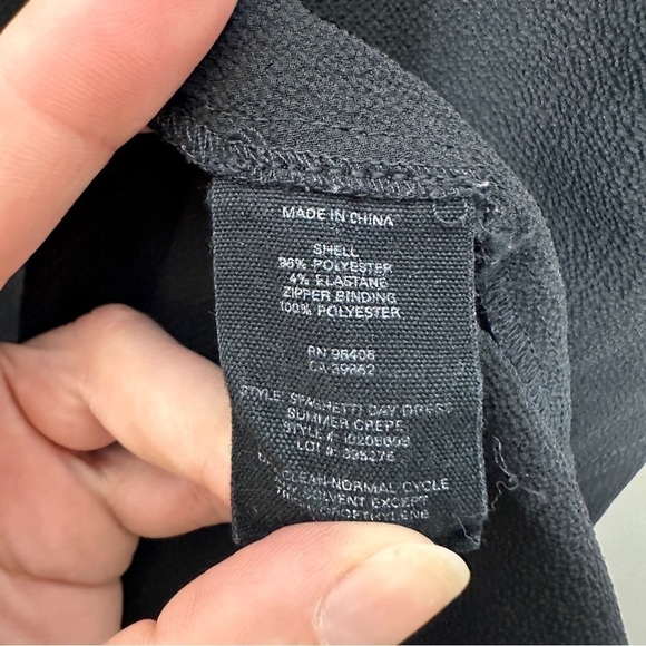 Theory spaghetti day dress in summer crepe - Picture 12 of 12